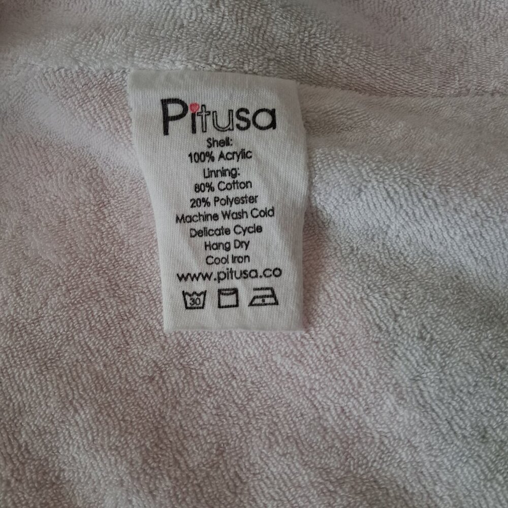 Pitusa Peruvian-style Hooded Poncho - Picture 6 of 9